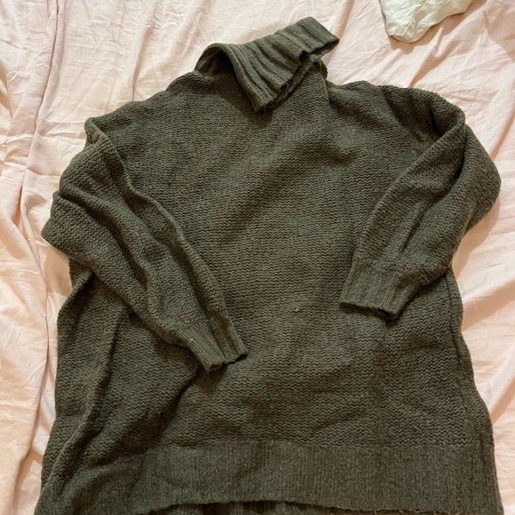 Aerie turtleneck sweater - Picture 2 of 2